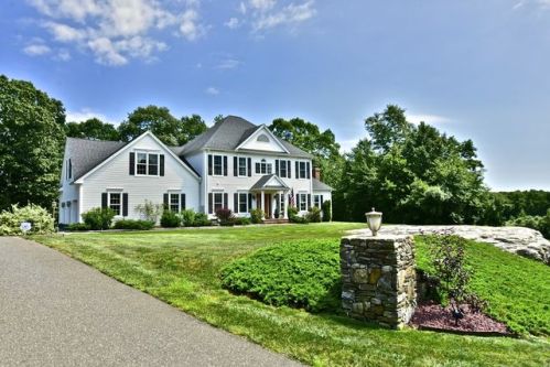12 Fox Run Ln, Deep River, CT 06419 exterior