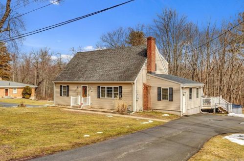 134 Wadhams Rd, Bloomfield, CT 06002 exterior