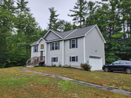86 Bog Rd, Concord, NH 03303 exterior