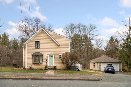 79 Chestnut St, South Lynnfield, MA 01940 exterior