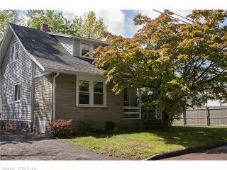 7 Seaside Ct, Milford, CT 06460 exterior