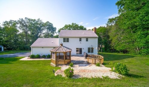 136 Elizabeth Ln, Middletown, CT 06457 exterior