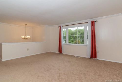 17 Jonathan Pl, Bloomfield, CT 06002 exterior