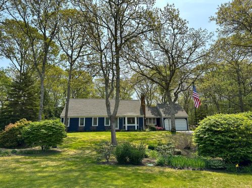 11 Putting Green Ln, Hardwich, MA 02645 exterior