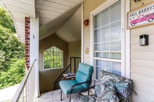 218 Carriage Crossing Ln, Middletown, CT 06457 exterior