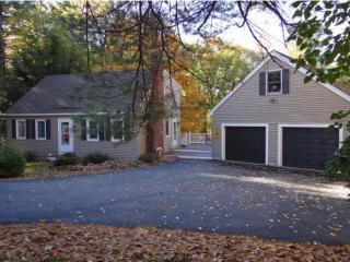 184 Main St, Sandown, NH 03873 exterior