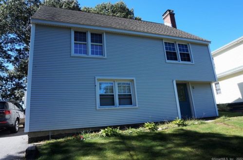 6 Edgewood Rd, Niantic, CT 06357 exterior