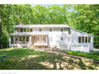319 Hoop Pole Rd, Guilford, CT 06437 exterior
