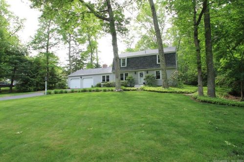 20 Cavasin Dr, East Lyme, CT 06333 exterior