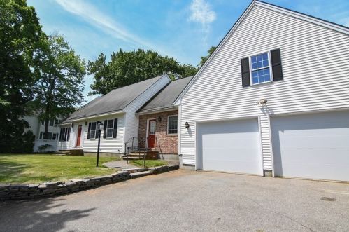 834 Mammoth Rd, Dracut, MA 01826 exterior