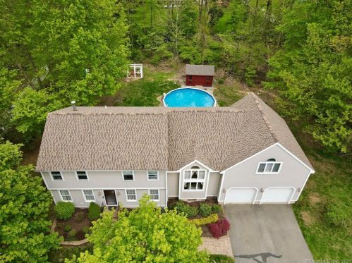 4 Collin Ct, Wallingford, CT 06492 exterior