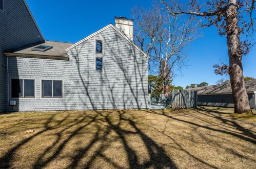 38 Landing Ln, Brewster, MA 02631 exterior