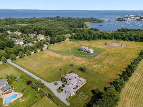 340 Wilbert Way, North Kingstown, RI 02852 exterior