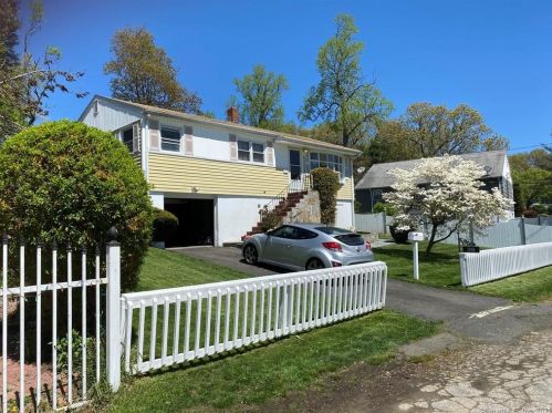 36 Oman Pl, Bridgeport, CT 06606 exterior