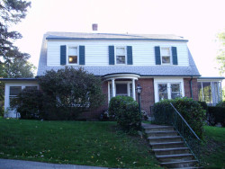 7 Shornecliffe Rd, Newton, MA 02458 exterior