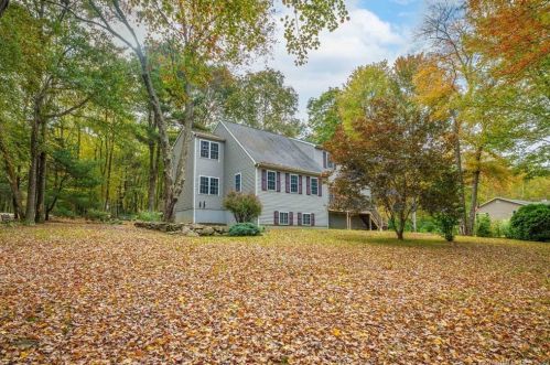 8 Juniper Ln, Moosup, CT 06354 exterior