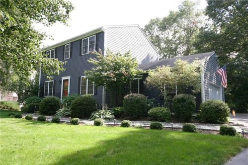 271 Orchard Woods Dr, South Kingstown, RI 02874 exterior