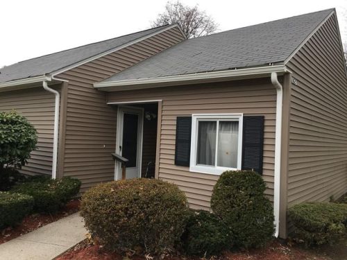 162 Horseshoe Dr, Chicopee, MA 01022 exterior