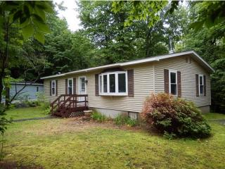 136 Williston Woods Rd, Williston, VT 05495 exterior