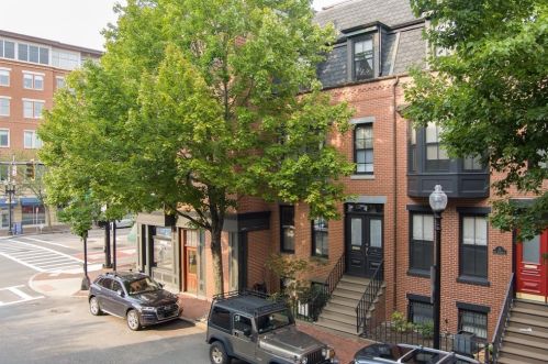 4 Concord St, Roxbury Xing, MA 02118 exterior