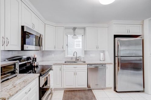 182 Perham St, Roxbury-Xing, MA 02132 exterior