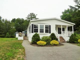 8 First St, Barrington, NH 03884 exterior