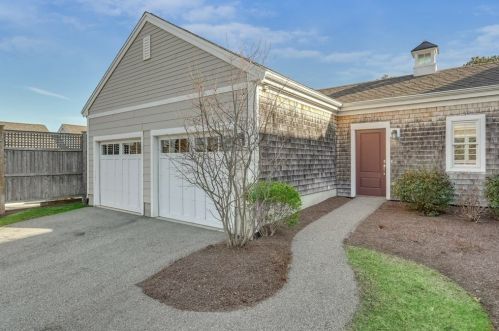34 Whitcomb Gdn, Plymouth, MA 02345 exterior