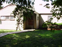 8 Early Path, Newton, MA 02459 exterior