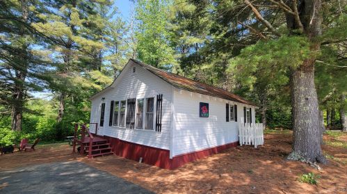 9 Pond Rd, Bridgton, ME 04009 exterior