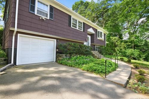 159 Brooklawn Dr, Milford, CT 06460 exterior