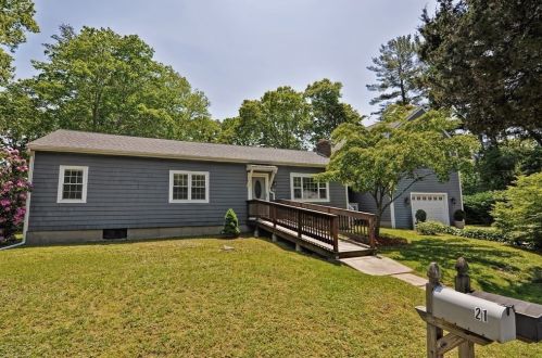 21-21A Dwight St, Halifax, MA 02338 exterior