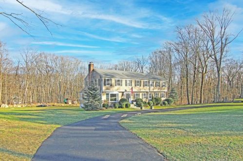 547 Cheese Spring Rd, New Canaan, CT 06840 exterior