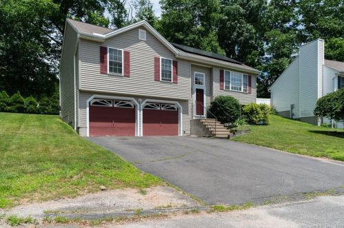 5 Running Brook Rd, Waterbury, CT 06704 exterior