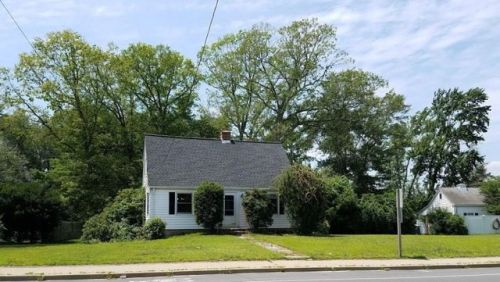 51 Hopkins Hill Rd, Coventry, RI 02816 exterior