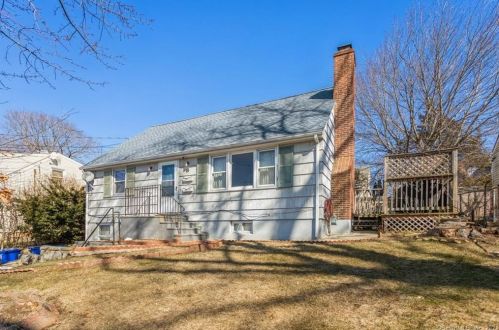 8 Sention Ave, Norwalk, CT 06850 exterior