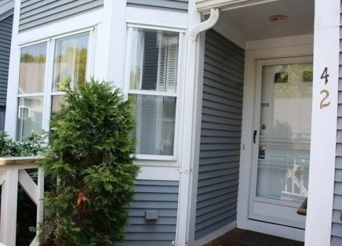 42 Sea Cliff Dr, Plymouth, MA 02360 exterior