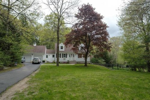 60 Sharpe St, West Greenwich, RI 02817 exterior