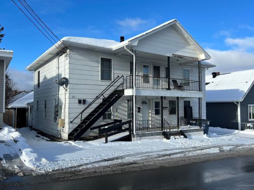 127 11Th Ave, Madawaska, ME 04756 exterior