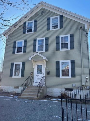 60 Lincoln St, Woonsocket, RI 02895 exterior