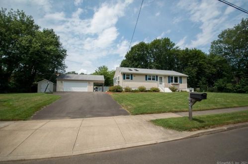 44 Judith Dr, Milford, CT 06461 exterior