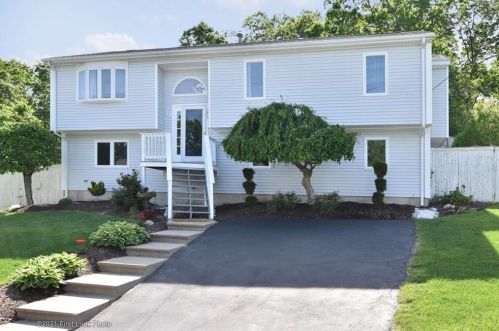 13 Water View Ln, North-Providence, RI 02904 exterior