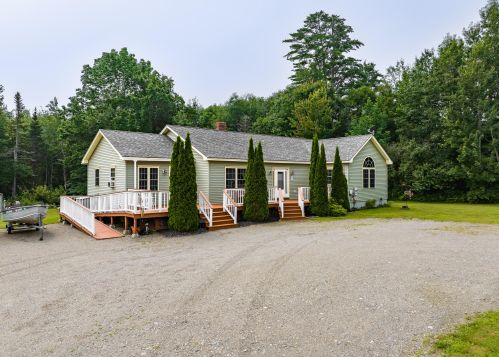 101 Meadow Rd, Winterport, ME 04496 exterior