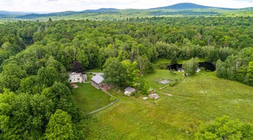 1578 Nh Route 118, Rumney, NH 03266 exterior