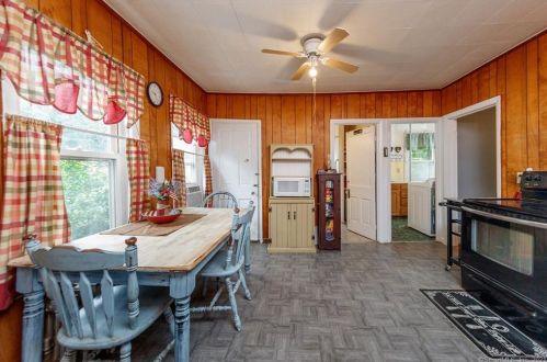 55 Prospect Ave, Killingly, CT 06239 exterior