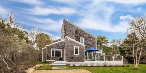 4 Calebs Common Cir, Edgartown, MA 02539 exterior