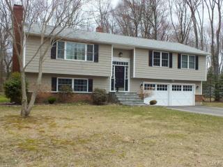 20 Green Acres Ln, Bridgeport, CT 06611 exterior