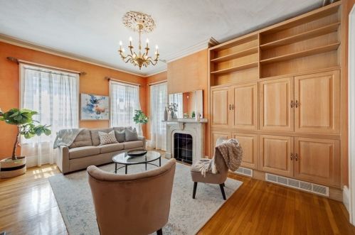 536 4Th St, Roxbury-Xing, MA 02127 exterior