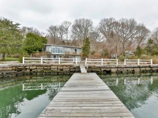 73 Quarry Dock Rd, Niantic, CT 06357 exterior