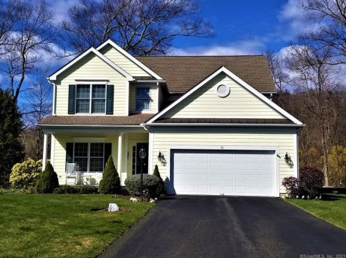 11 Black Swan Ct, Brookfield Center, CT 06804 exterior