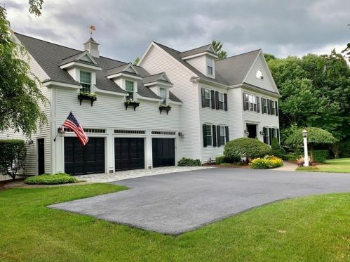 39 Vine Brook Rd, Medfield, MA 02052 exterior